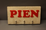 Kapstok steigerhout met acryl letters
